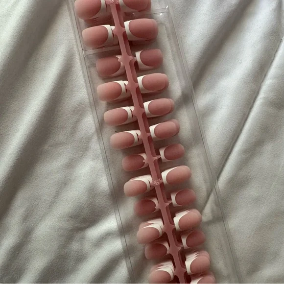 BTArtBox Nails X-Coat Tips Pink French Manicure Short Square - Picture 4 of 9